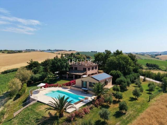 Villetta indipendente in vendita di 340 m² in Contrada Pian Volpello