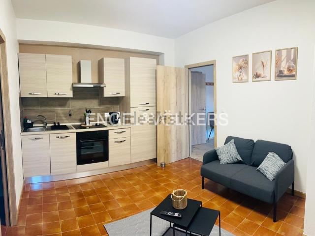 Villetta indipendente in vendita di 340 m² in Piazza Don Eugenio Plotegher, 2