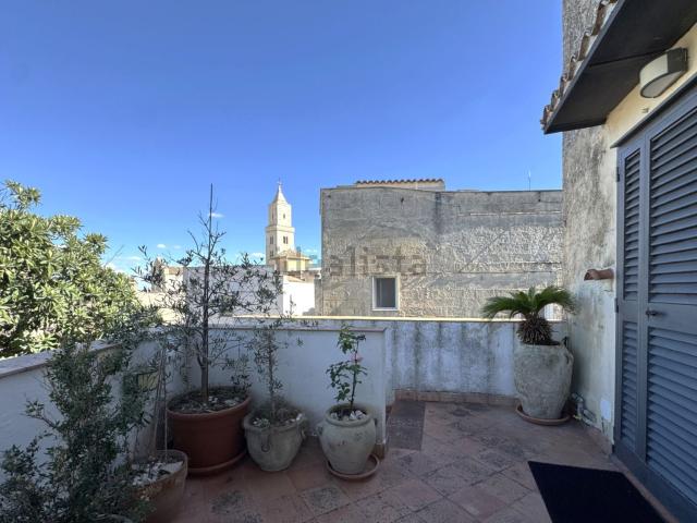 Villetta indipendente in vendita di 340 m² in Salita Castelvecchio