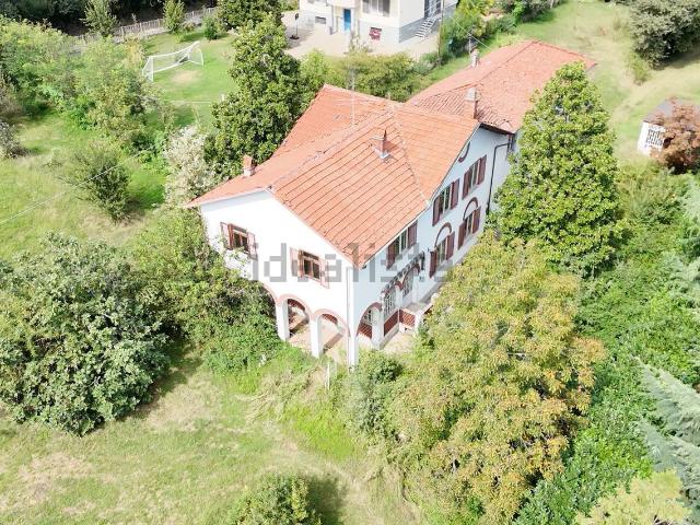 Villetta indipendente in vendita di 340 m² in Strada dei Tigli, 1