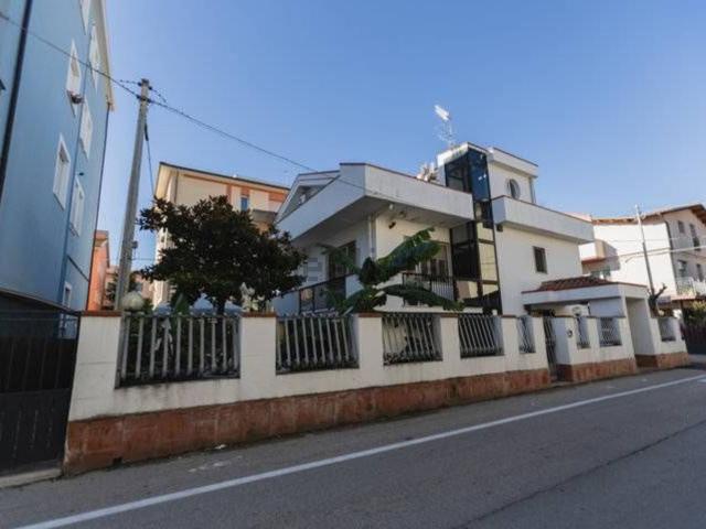 Villetta indipendente in vendita di 342 m² in Via Carmine d&apos Agnese, 3