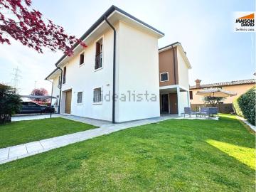 Villetta indipendente in vendita di 344 m² in Via Brigata Cadore