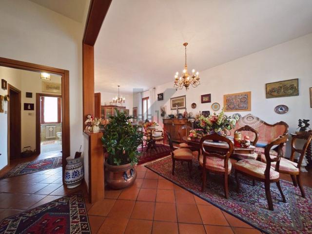 Villetta indipendente in vendita di 345 m²