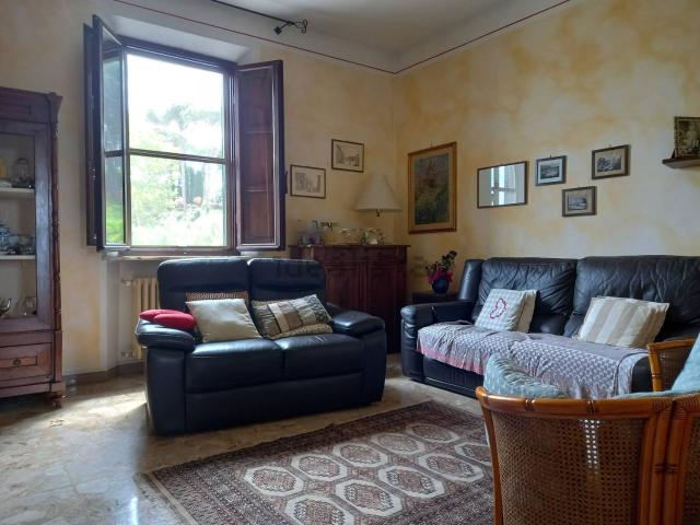 Villetta indipendente in vendita di 345 m² in Via della Repubblica