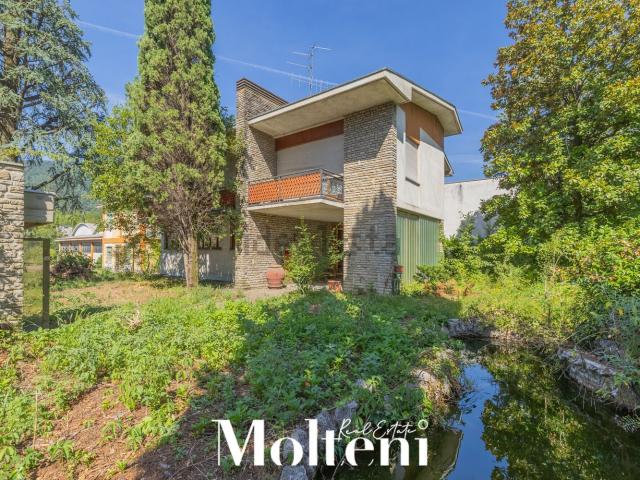 Villetta indipendente in vendita di 345 m² in Via Fiume Brembo, 6