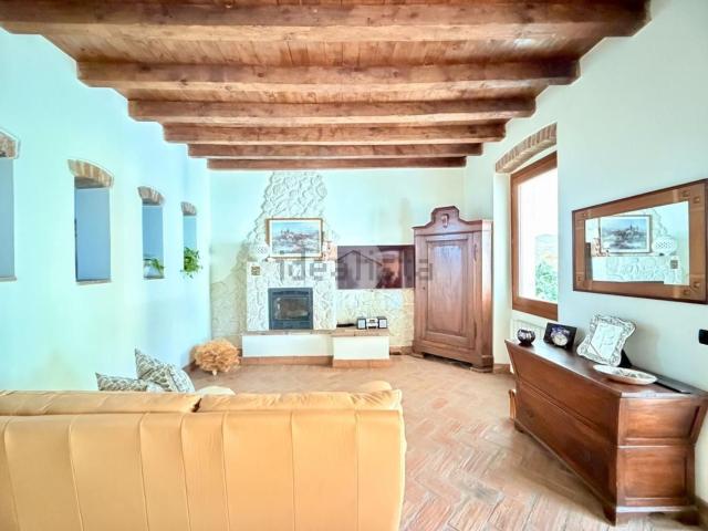 Villetta indipendente in vendita di 345 m² in Via Roma, 1