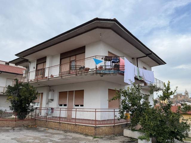 Villetta indipendente in vendita di 345 m² in Via Regina Margherita, 63