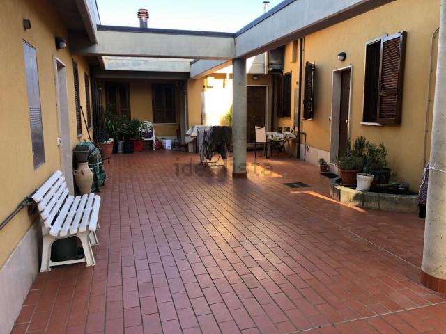 Villetta indipendente in vendita di 345 m² in Viale Perugia, 8