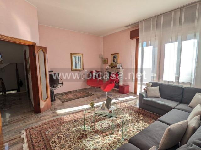 Villetta indipendente in vendita di 346 m² in Via Antonio Mazzoli