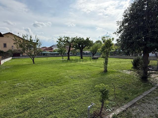 Villetta indipendente in vendita di 346 m² in Via Torino, 36
