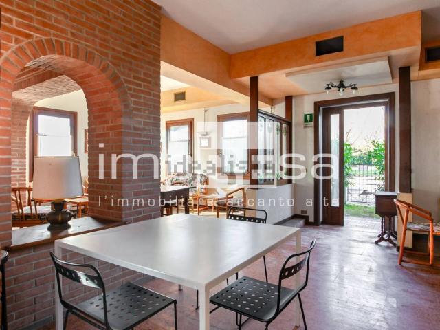 Villetta indipendente in vendita di 347 m² in Piazza Italia