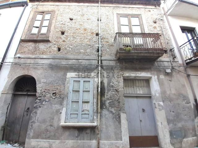 Villetta indipendente in vendita di 348 m² in Via Francesco Branca