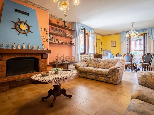 Villetta indipendente in vendita di 348 m² in Via mario Depetri, 11