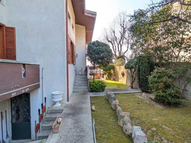 Villetta indipendente in vendita di 349 m² in Via Adda, 2