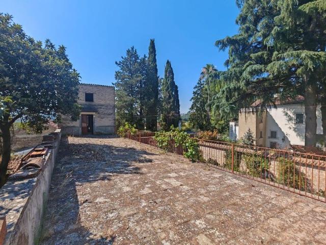 Villetta indipendente in vendita di 349 m² in Via Frese, 1