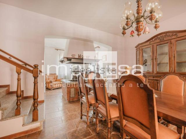 Villetta indipendente in vendita di 349 m² in Via Trento