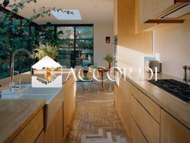Villetta indipendente in vendita di 350 m²