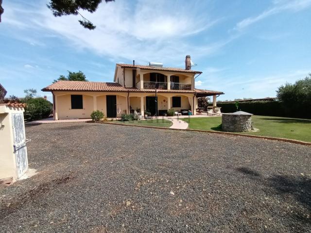 Villetta indipendente in vendita di 350 m²