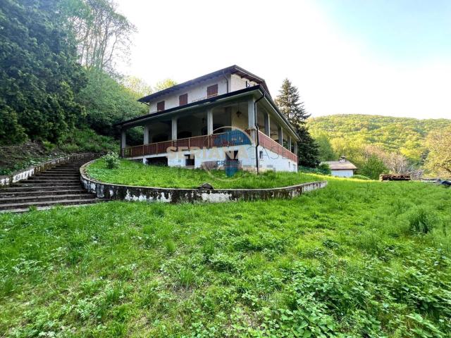 Villetta indipendente in vendita di 350 m² in Via Colle Gallo