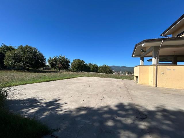 Villetta indipendente in vendita di 350 m² in Via Colle Gabriele, 3