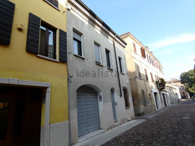Villetta indipendente in vendita di 350 m² in Via Concezione