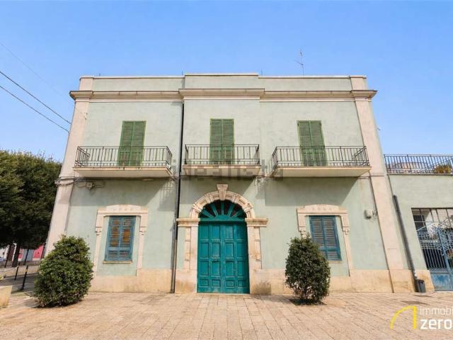 Villetta indipendente in vendita di 350 m² in Via Console Positano, 22