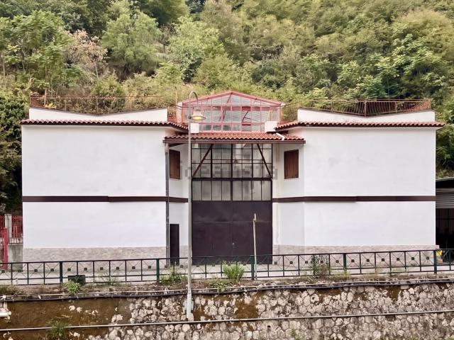 Villetta indipendente in vendita di 350 m² in Via Chellavanna