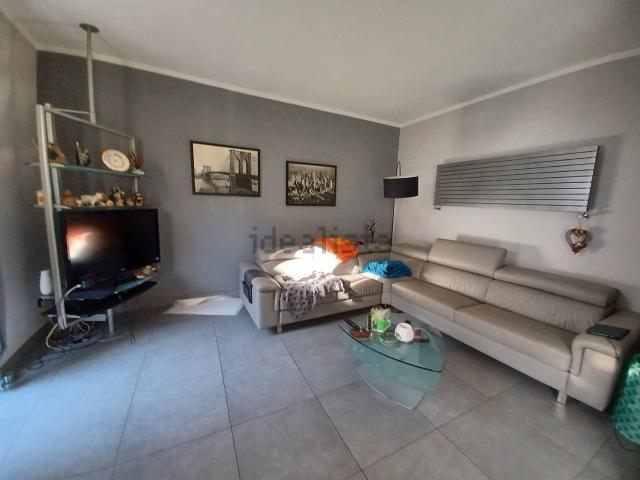 Villetta indipendente in vendita di 350 m² in Via Crusinallo