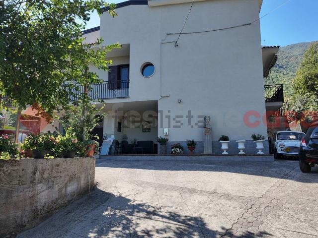 Villetta indipendente in vendita di 350 m² in Via Cupa, 58
