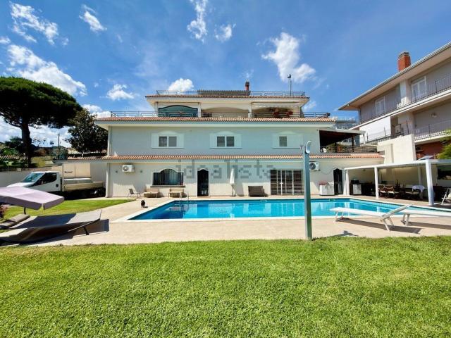 Villetta indipendente in vendita di 350 m² in Via Antonello da Messina, 21