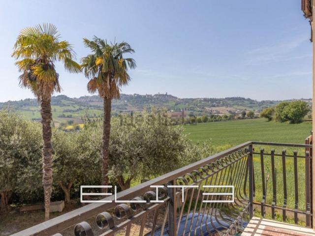 Villetta indipendente in vendita di 350 m² in Via Acquaviva