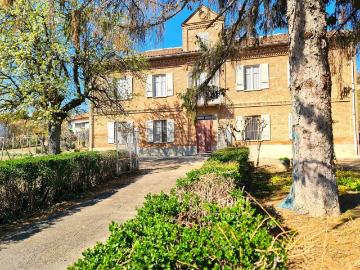 Villetta indipendente in vendita di 350 m² in Via Alba