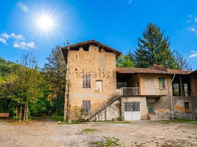 Villetta indipendente in vendita di 350 m² in Via Albareda, 7