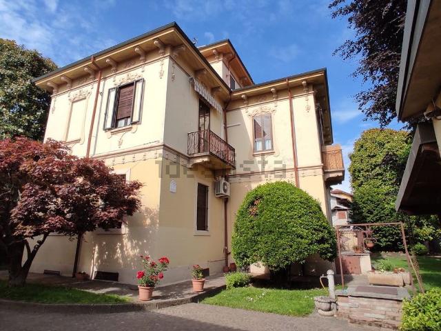Villetta indipendente in vendita di 350 m² in Via Archimede, 1