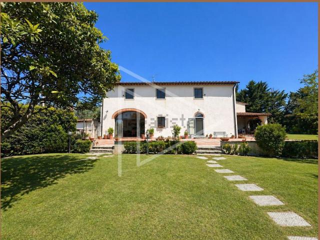 Villetta indipendente in vendita di 350 m² in Via Aretina Nuova, 4