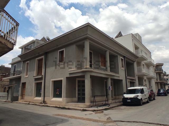 Villetta indipendente in vendita di 350 m² in Via Ariosto