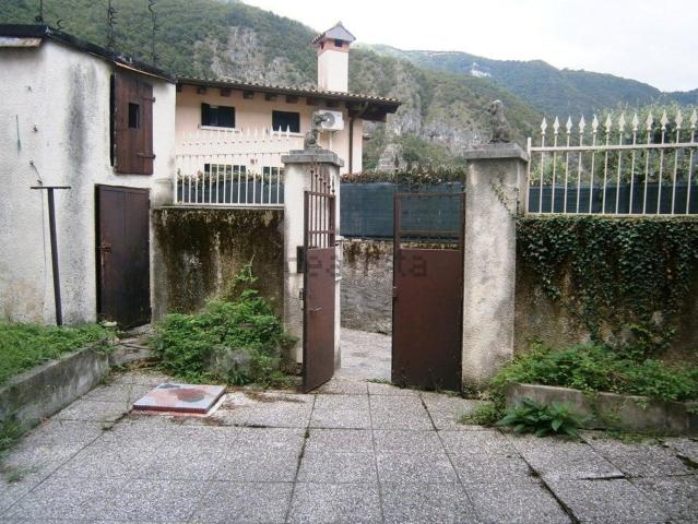 Villetta indipendente in vendita di 350 m² in Via Bonatoni, 2