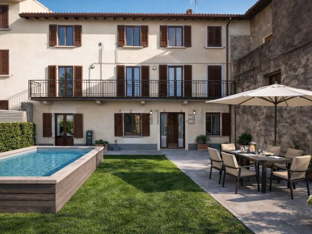 Villetta indipendente in vendita di 350 m² in Via Bergamo, 24