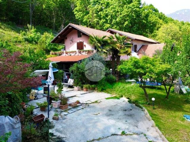 Villetta indipendente in vendita di 350 m² in Via Bussoneis, 36