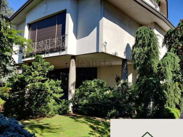 Villetta indipendente in vendita di 350 m² in Via Goffredo Mameli