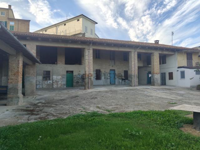 Villetta indipendente in vendita di 350 m² in Via Garibaldi, 74