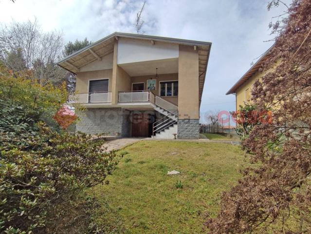 Villetta indipendente in vendita di 350 m² in Via Generale Chinotto