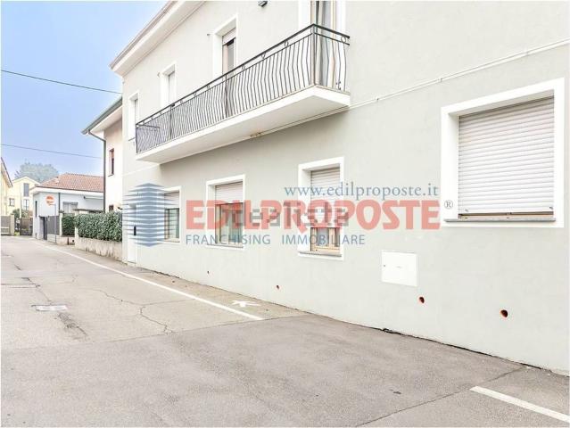 Villetta indipendente in vendita di 350 m² in Via Giuseppe Giusti, 14