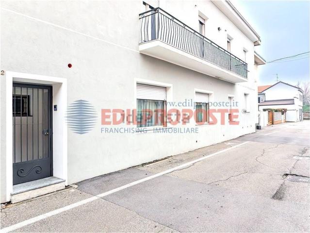 Villetta indipendente in vendita di 350 m² in Via Giuseppe Giusti, 14