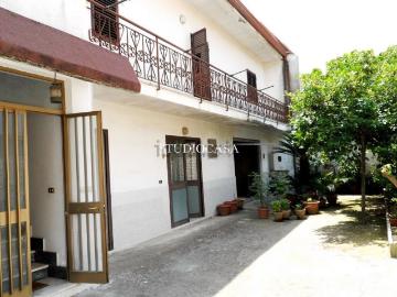 Villetta indipendente in vendita di 350 m² in Via Gian Battista Vico
