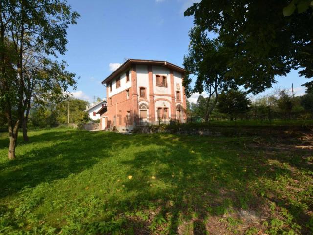 Villetta indipendente in vendita di 350 m² in Via Gravazze