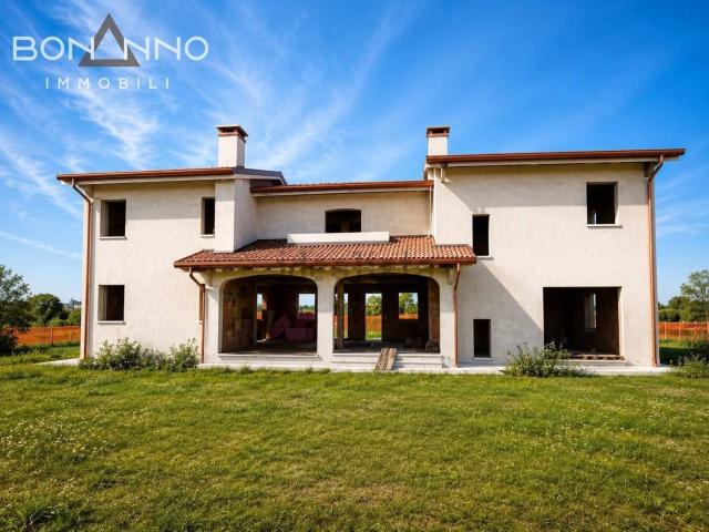 Villetta indipendente in vendita di 350 m² in Via Guglielmo Marconi