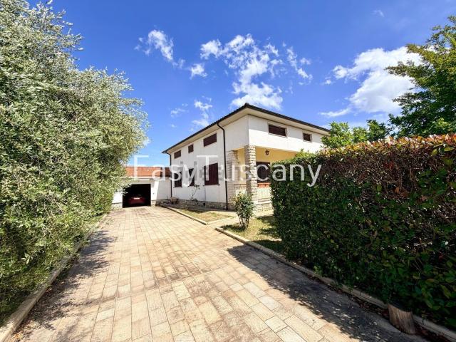 Villetta indipendente in vendita di 350 m² in Via del Confine