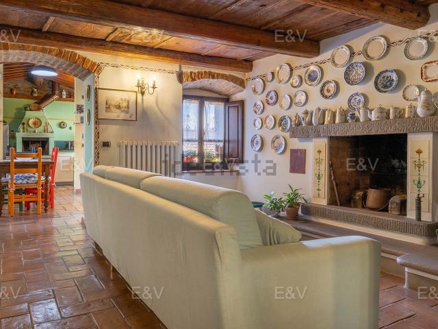 Villetta indipendente in vendita di 350 m² in Via del Giardino