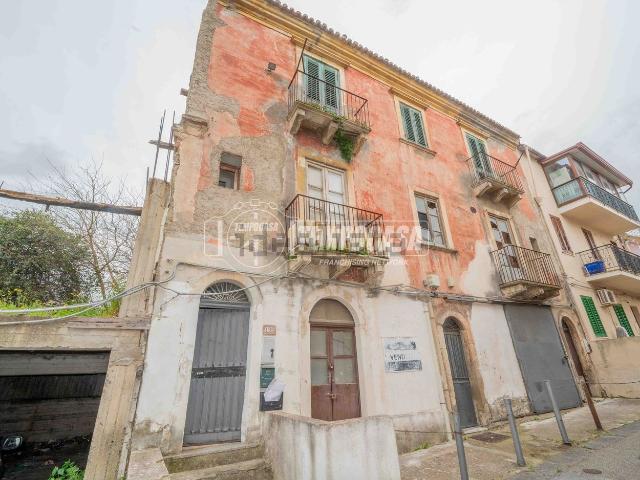 Villetta indipendente in vendita di 350 m² in Via Emanuela Loi, 195